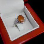 انگشتر نقره زنانه طرح آوا با نگین عقیق یمنی سرخ - Image 2