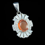 گردنبند نقره زنانه طرح هاجر با سنگ عقیق یمنی سرخ