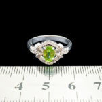 انگشتر نقره زنانه طرح آنا با سنگ زبرجد - Image 2