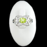 انگشتر نقره زنانه طرح مائده با سنگ زبرجد - Image 3