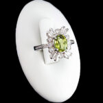 انگشتر نقره زنانه طرح فریناز با سنگ زبرجد