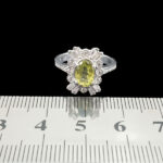 انگشتر نقره زنانه طرح فریناز با سنگ زبرجد - Image 2