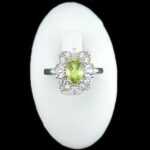 انگشتر نقره زنانه طرح الینا با سنگ زبرجد - Image 2