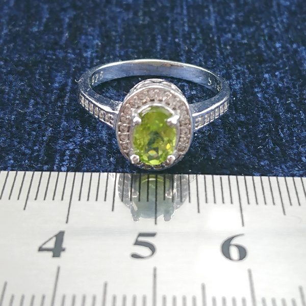 انگشتر نقره زنانه طرح نجمه با نگین زبرجد - Image 2