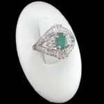 انگشتر نقره زنانه طرح دراسینا با سنگ زمرد