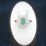 انگشتر نقره زنانه طرح خاطره با سنگ زمرد - Image 3