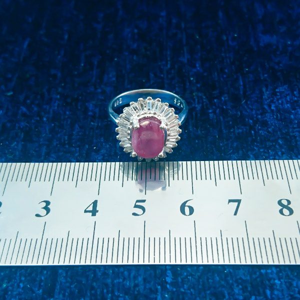 انگشتر نقره زنانه طرح شراره با سنگ یاقوت سرخ الماس تراش - Image 4