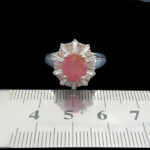 انگشتر نقره زنانه طرح عارفه با سنگ یاقوت سرخ الماس تراش - Image 2