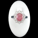 انگشتر نقره زنانه طرح عارفه با سنگ یاقوت سرخ الماس تراش - Image 3