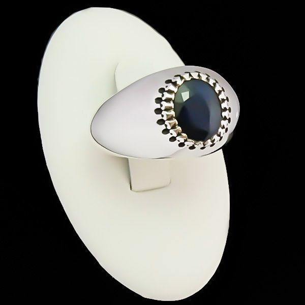 انگشتر یاقوت کبود