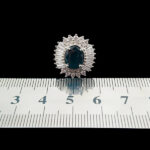 انگشتر نقره زنانه طرح مهتاب با سنگ یاقوت کبود الماس تراش - Image 2