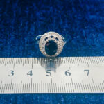 انگشتر نقره زنانه طرح سُها با سنگ یاقوت کبود الماس تراش - Image 3