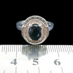 انگشتر نقره زنانه طرح ترنج با سنگ یاقوت کبود الماس تراش - Image 2
