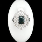 انگشتر نقره زنانه طرح هنگامه با سنگ یاقوت کبود الماس تراش - Image 3