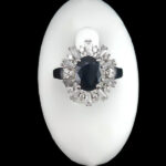 انگشتر نقره زنانه طرح دلارام با سنگ یاقوت کبود الماس تراش - Image 2