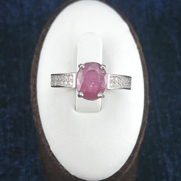 انگشتر نقره زنانه طرح مینو با سنگ یاقوت سرخ الماس تراش - Image 3