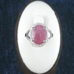 انگشتر نقره زنانه طرح پگاه با سنگ یاقوت سرخ الماس تراش - Image 3