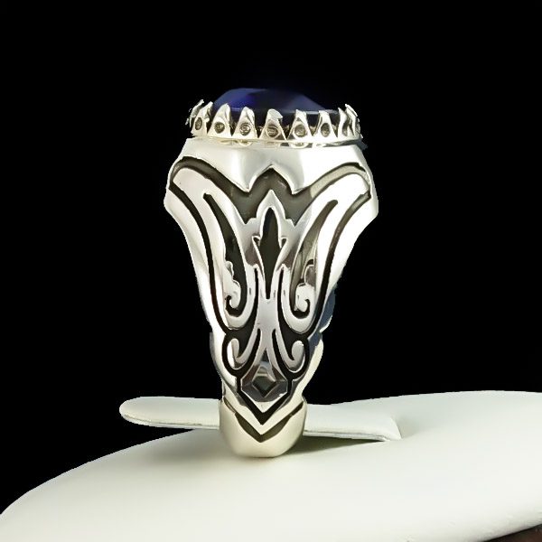 انگشتر نقره مردانه طرح ارسلان با سنگ یاقوت کبود الماس تراش - Image 3