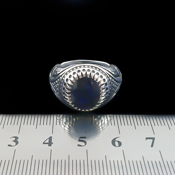 انگشتر نقره مردانه طرح عرشیا با سنگ یاقوت کبود الماس تراش - Image 2