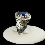 انگشتر نقره مردانه طرح شایان با نگین یاقوت کبود الماس تراش - Image 2