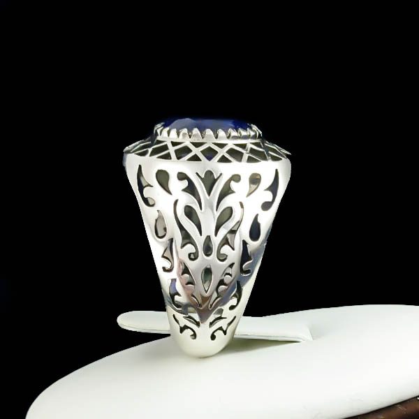 انگشتر نقره مردانه طرح صدرا با نگین یاقوت کبود الماس تراش - Image 4