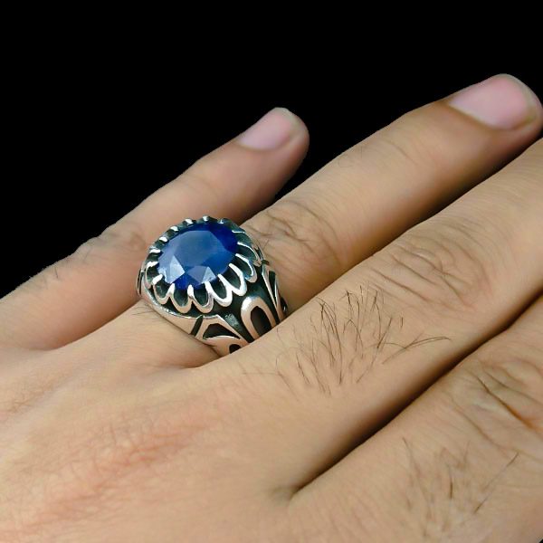 انگشتر نقره مردانه طرح رامان با نگین یاقوت کبود الماس تراش - Image 4