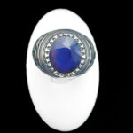 انگشتر نقره مردانه طرح پویا با نگین یاقوت کبود الماس تراش - Image 4