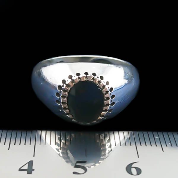 انگشتر نقره مردانه طرح آرمان با نگین یاقوت کبود الماس تراش - Image 3