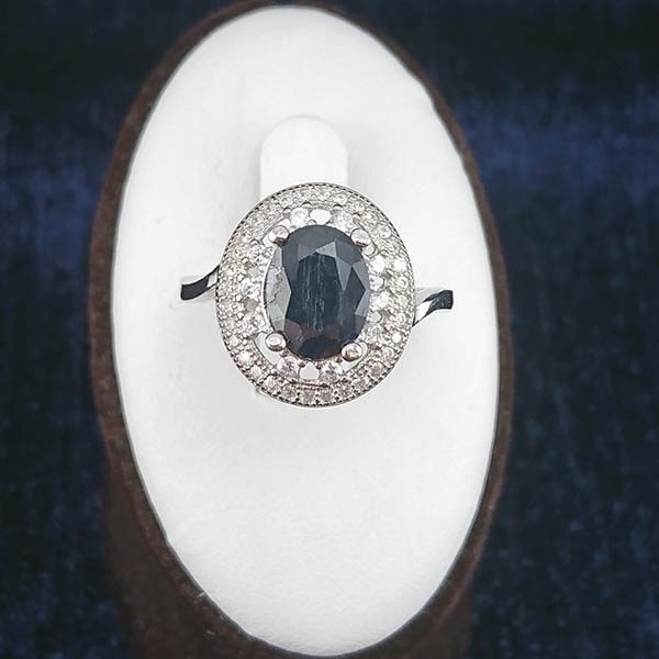 انگشتر نقره زنانه طرح سُها با سنگ یاقوت کبود الماس تراش - Image 2