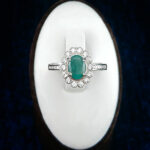 انگشتر نقره زنانه طرح آدنیس با سنگ زمرد - Image 3