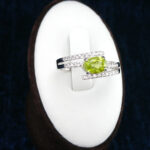 انگشتر نقره زنانه طرح ساناز با سنگ زبرجد