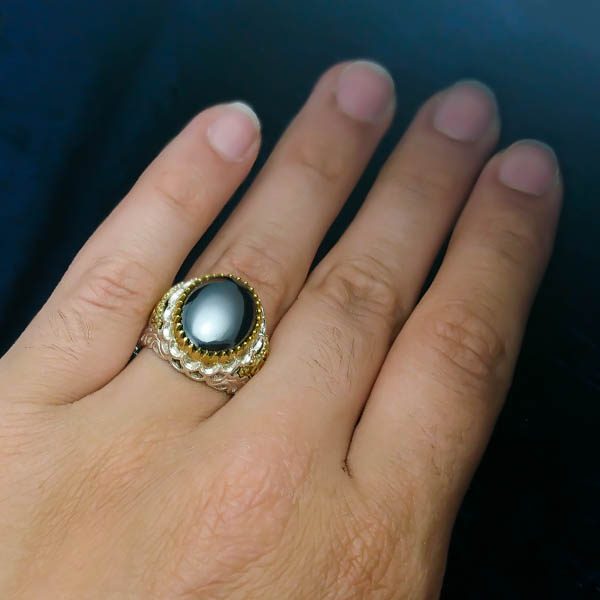 انگشتر نقره مردانه طرح دورطلایی مازیار با سنگ حدید صینی+حکاکی - Image 3