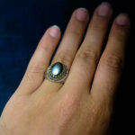 انگشتر نقره مردانه طرح سیروس با سنگ حدید صینی+حکاکی - Image 4