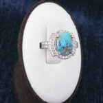 انگشتر نقره زنانه طرح پری با نگین فیروزه نیشابوری