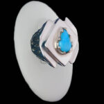 انگشتر نقره دست ساز مردانه طرح اشکی ساسانی با سنگ فیروزه نیشابوری