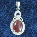 گردنبند نقره زنانه طرح دلنواز با سنگ عقیق سرخ یمنی - Image 2