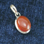 گردنبند نقره زنانه و مردانه طرح آینده با سنگ عقیق سرخ یمنی