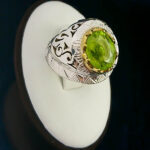 انگشتر نقره مردانه فاخر دست ساز طرح فریبرز با سنگ زبرجد