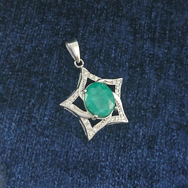 گردنبند زمرد زنانه نقره