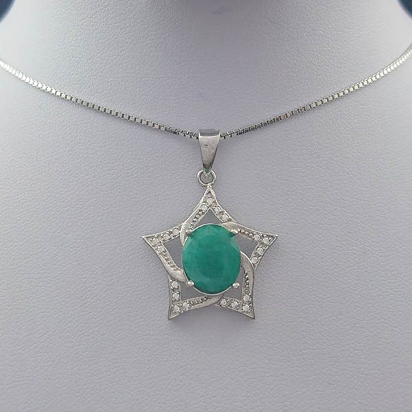 گردنبند نقره زنانه طرح ارمغان با سنگ زمرد الماس تراش - Image 4