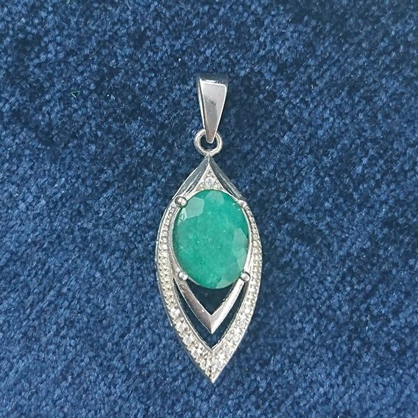 گردنبند نقره زنانه طرح بهدخت با سنگ زمرد الماس تراش - Image 3