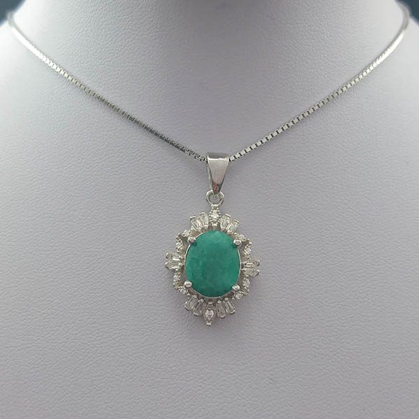 گردنبند نقره زنانه طرح پارمیس با سنگ زمرد الماس تراش - Image 3