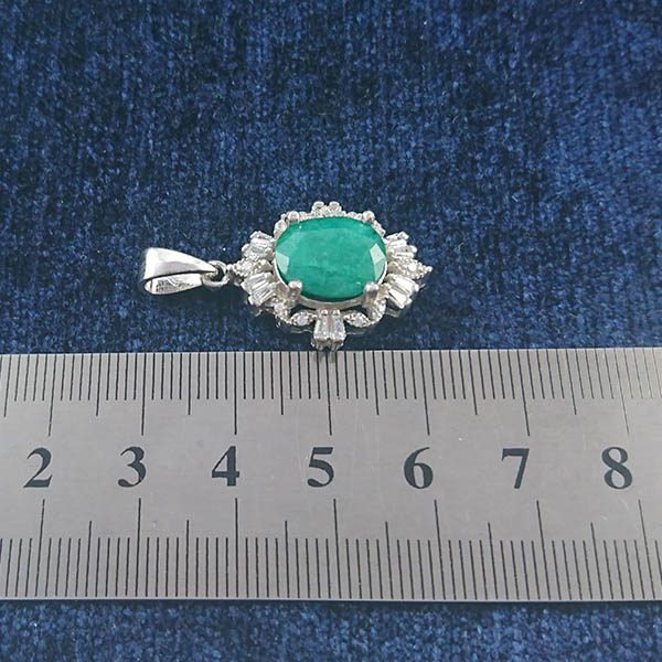 گردنبند نقره زنانه طرح پارمیس با سنگ زمرد الماس تراش - Image 4