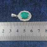 گردنبند نقره زنانه طرح ترگل با سنگ زمرد الماس تراش - Image 3