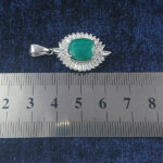 گردنبند نقره زنانه طرح پریماه با سنگ زمرد الماس تراش - Image 3