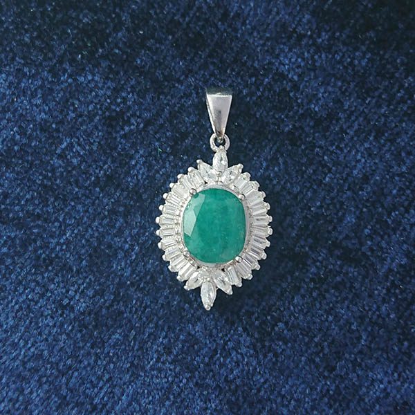 گردنبند نقره زنانه طرح پریماه با سنگ زمرد الماس تراش - Image 4