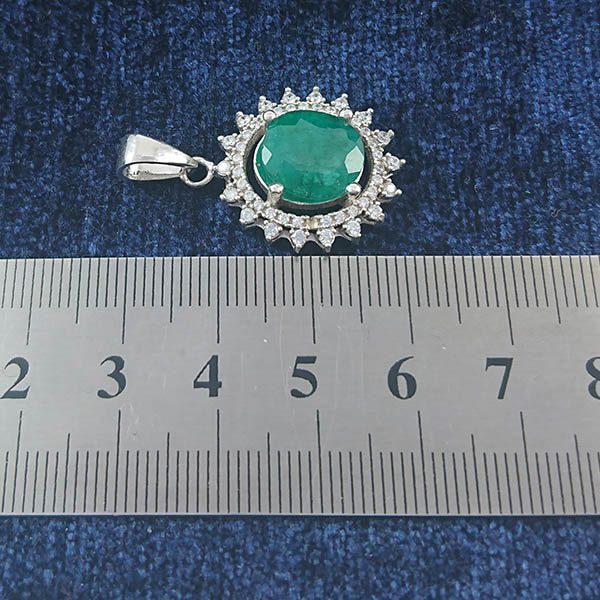 گردنبند نقره زنانه طرح دُرنا با سنگ زمرد الماس تراش - Image 4