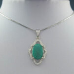 گردنبند نقره زنانه طرح رونیا ۲ با سنگ زمرد الماس تراش - Image 4