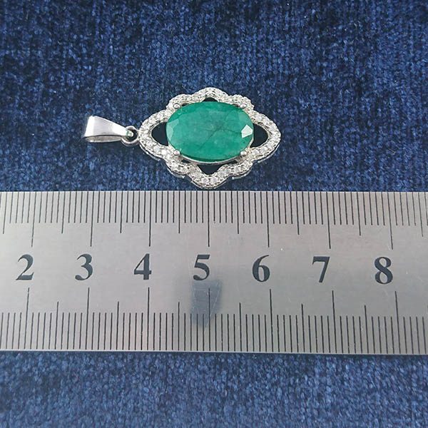 گردنبند نقره زنانه طرح رونیا ۲ با سنگ زمرد الماس تراش - Image 2