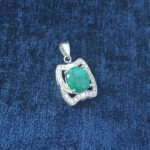 گردنبند نقره زنانه طرح سانیا ۲ با سنگ زمرد الماس تراش